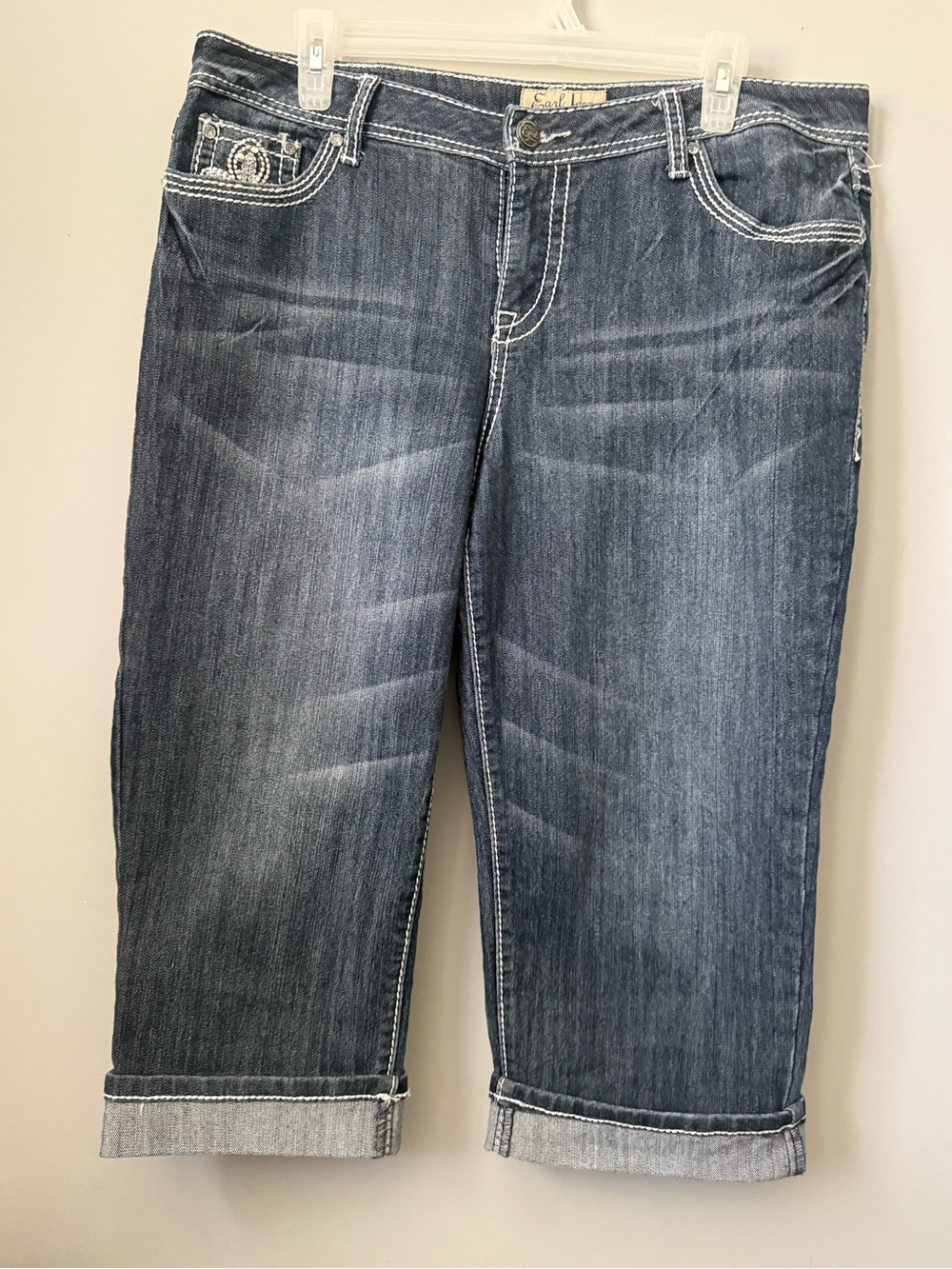 NWOT Earl Jeans Dark Blue Cropped Denim with Contrast Stitching